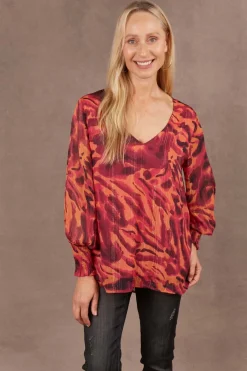 Eb & Ive Bantu Top in Magenta