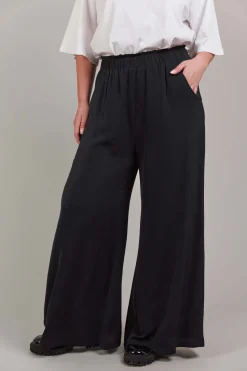 Eb & Ive Elsie Pant in Black
