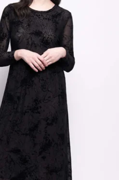 Foil International Velvet Dress in Black Splatter