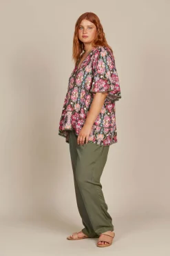 Isle of Mine Esme Top in Olive Fleuron