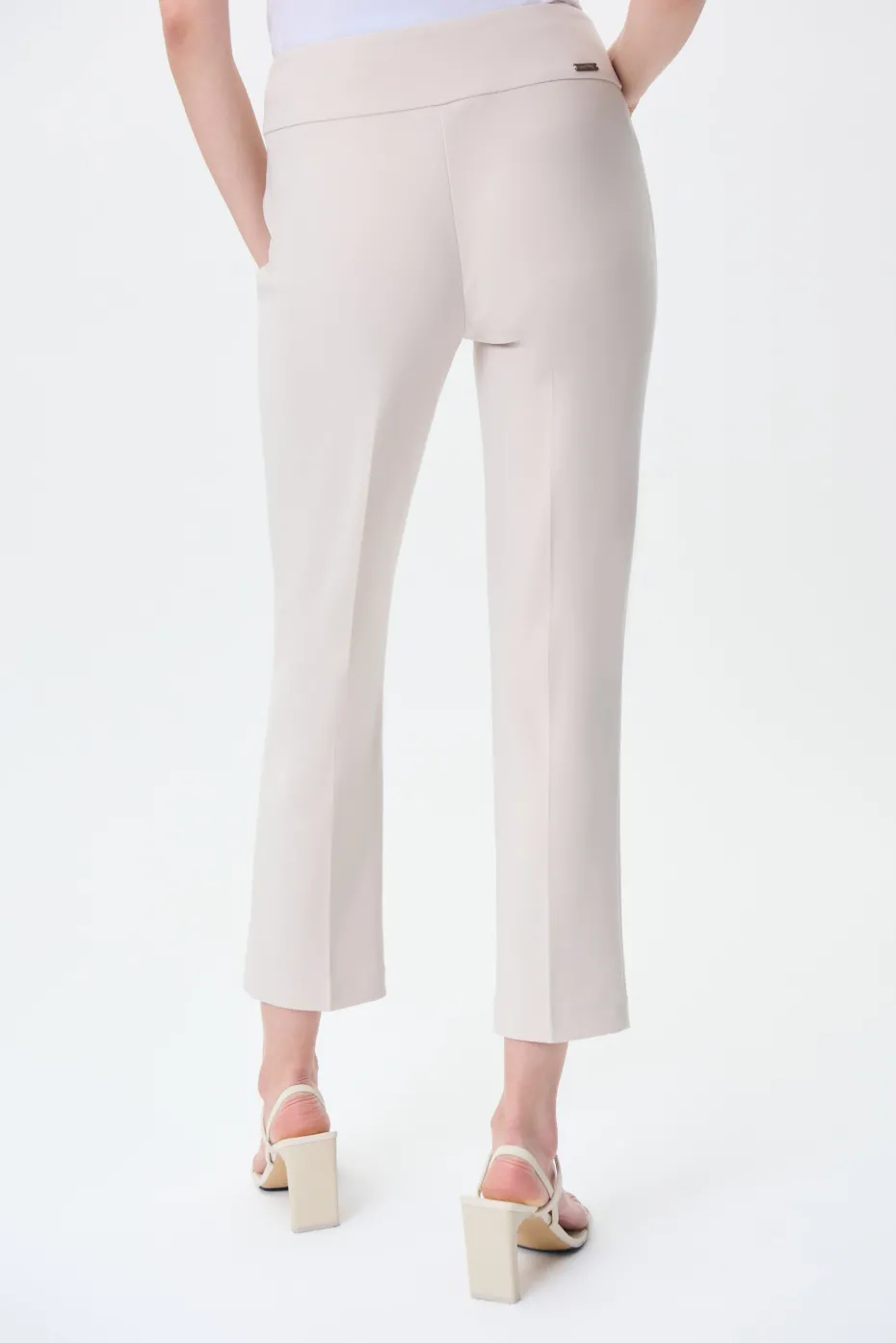 Joseph Ribkoff Cropped Pant in Moonstone 181089
