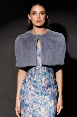 Romance Dreamer Shrug in Stone